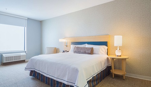 Suite, 1 King Bed, Accessible, Non Smoking (Hearing)