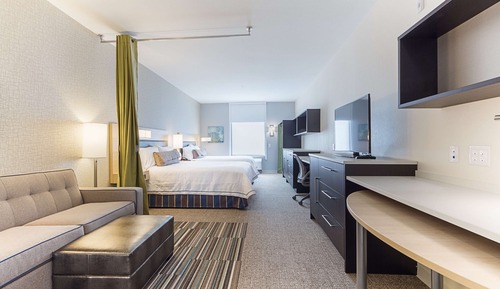 Suite, 2 Queen Beds (Mobility & Hearing, Roll-in Shower)