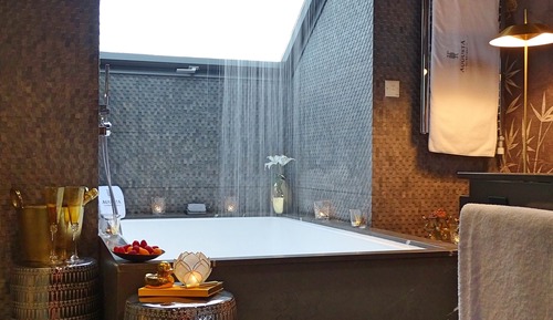 Luxury Suite (Master Suite)