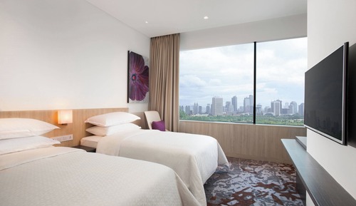 Room, 2 Twin Beds, City View