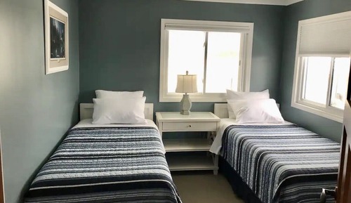House, Multiple Beds, Kitchen, Lake View