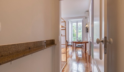 Superior Apartment, 1 King Bed, Private Bathroom