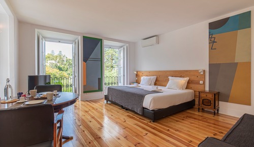 Superior Apartment, 1 King Bed, Private Bathroom