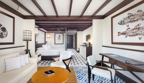 Junior Suite El Beso Pool View