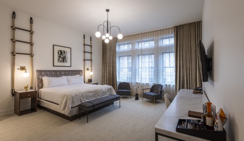 Signature Room, 1 King Bed, Kitchenette