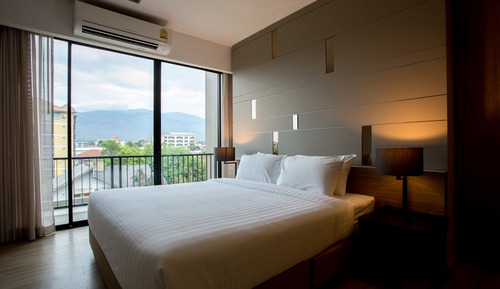 Suite, City View