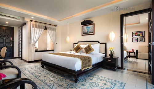 Family Room, 2 Bedrooms