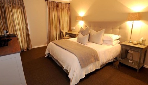 Luxury Room (garden facing, bath )