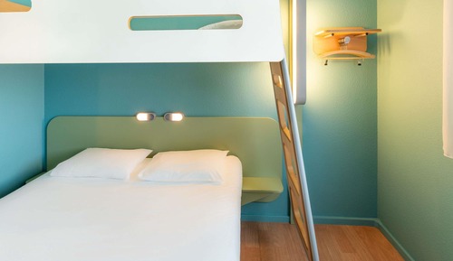 Triple Room, Multiple Beds