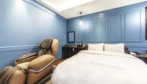 Premium Room (Styler, Mac morning set Included)