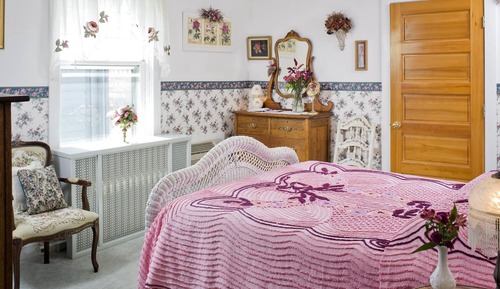 Room, Private Bathroom (Rose)