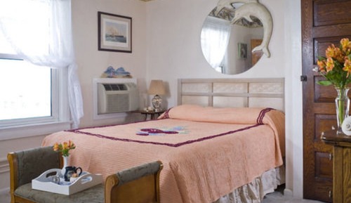 Room, Private Bathroom (Bayberry)