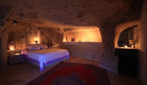 Suite, Jetted Tub (Cave)