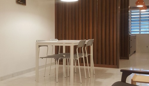 Exclusive Apartment, 3 Bedrooms, Refrigerator & Microwave, Hill View