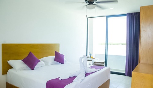 Deluxe Room, 1 King Bed, Ocean View, Sea Facing
