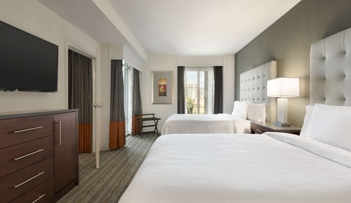 Suite, 2 Queen Beds, Accessible, Balcony