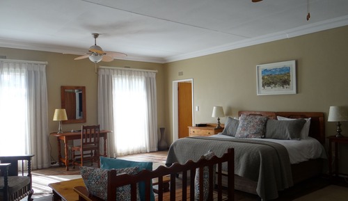 Premium Triple Room, 1 Bedroom, Non Smoking, Hill View (Prima Room)