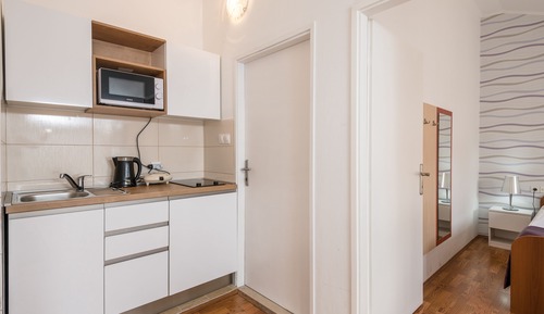 Classic Apartment, 2 Bedrooms, Balcony, Courtyard View