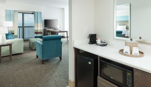 Studio Suite, 2 Queen Beds, Balcony, Oceanfront (Wet Bar)