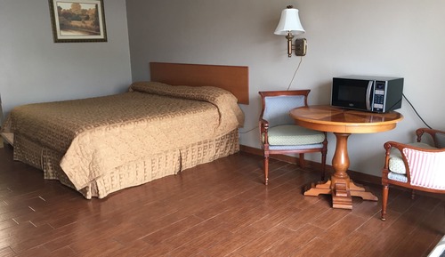 Standard Room, 1 King Bed