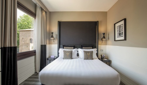 Premier Room