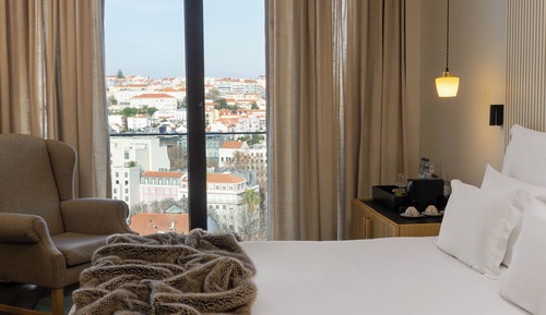 Superior Room, 1 Queen Bed, City View