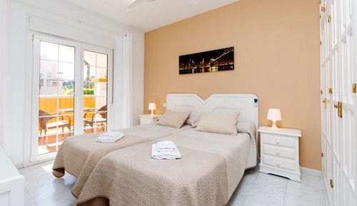 Deluxe Apartment, 1 Bedroom, Terrace, Pool View (Apartamento N1)