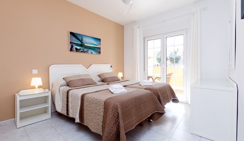 Deluxe Apartment, 1 Bedroom, Terrace, Pool View (Apartamento N2)