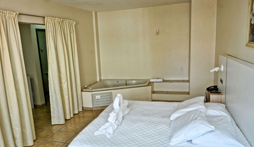 Suite, City View