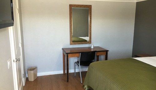 Standard Room, 1 Queen Bed