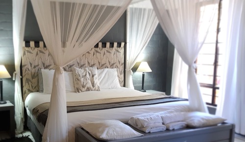 Ground Floor: 1 Bedroomed Apartment (3)