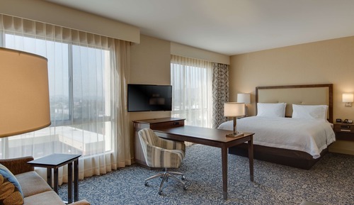 Studio, 1 King Bed, Accessible, Bathtub
