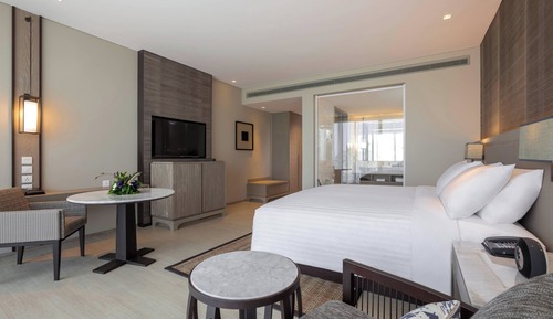 Room, 1 King Bed, Garden View (Balcony)
