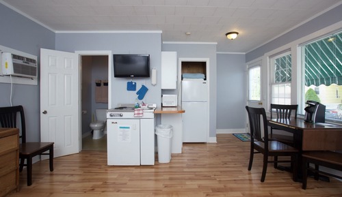 Studio, Kitchenette