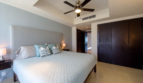 Grand Condo, Oceanfront