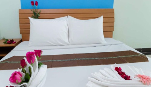 Standard Double Room, 1 King Bed, Non Smoking, Private Bathroom