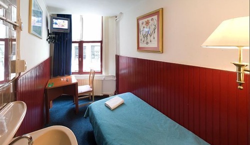 Single room with shared bathroom