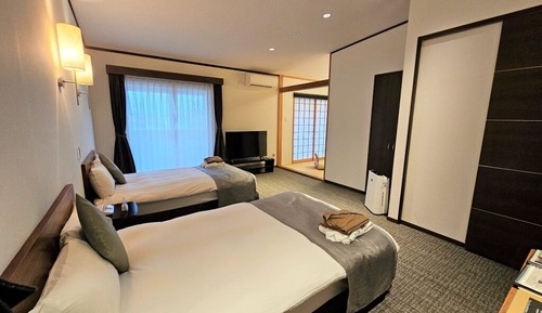 Premium room（2 beds/2 Japanese futon)