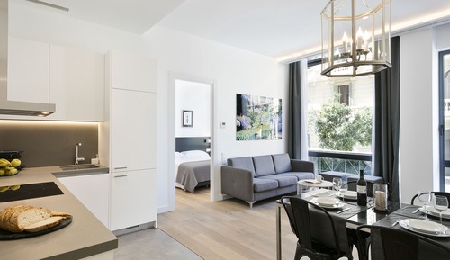 Superior Apartment, 2 Bedrooms, 1 or 2 Bathrooms 