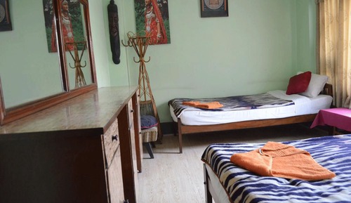 Economy Twin Room, 2 Bedrooms, Smoking, Courtyard View