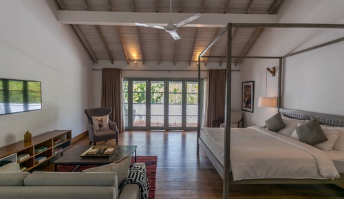 Family Suite, Bathtub