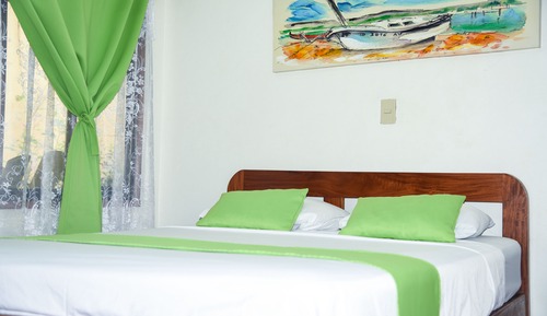 Deluxe Double Room (Hot Water)
