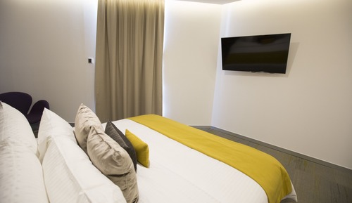 Junior Room, 1 King Bed