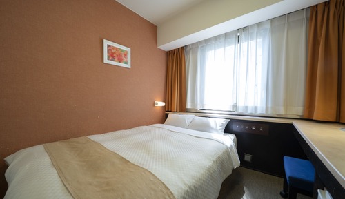 Double Room, Smoking