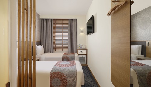 Standard Room, 2 Twin Beds (Top Floor)