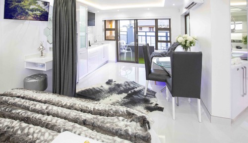 Deluxe Suite, 1 King Bed