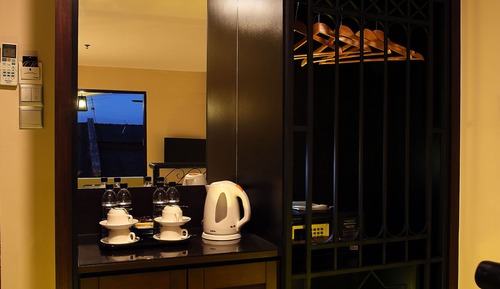 Raffles Suite