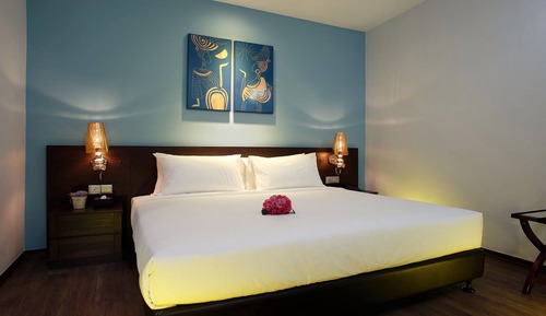 Deluxe King Room