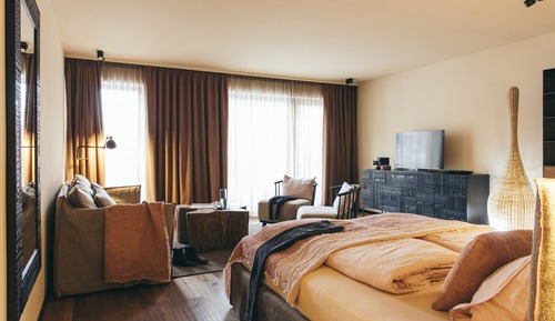 Comfort Suite, 1 King Bed with Sofa bed, Mountain View