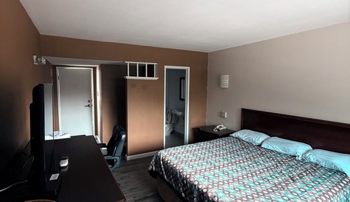 Standard Room, 1 King Bed, Smoking